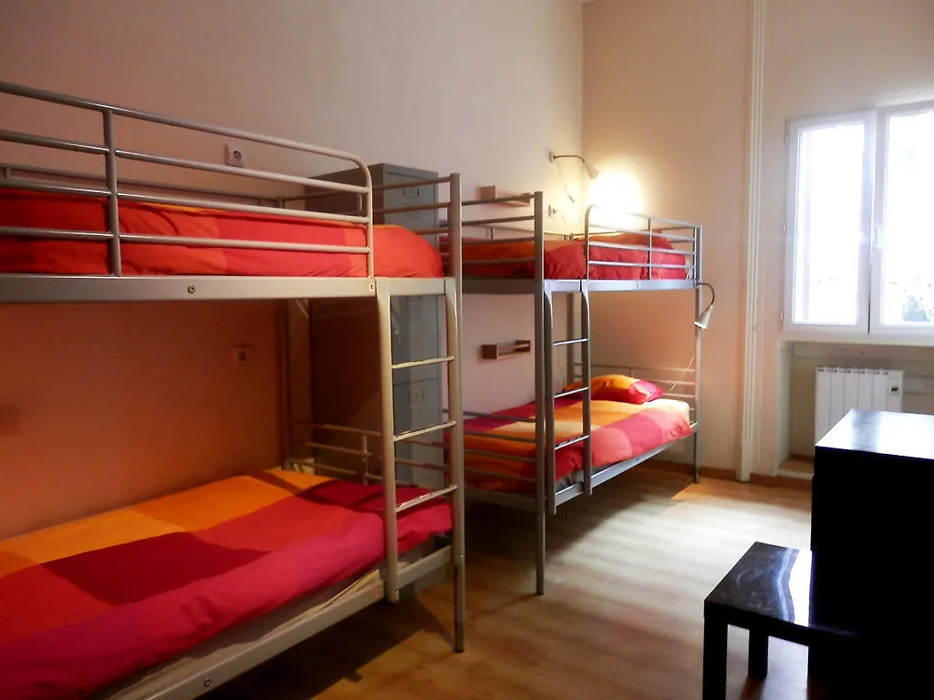 Barcelona Central Garden Hostal