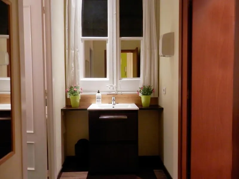 Barcelona Central Garden Hostal 0*,